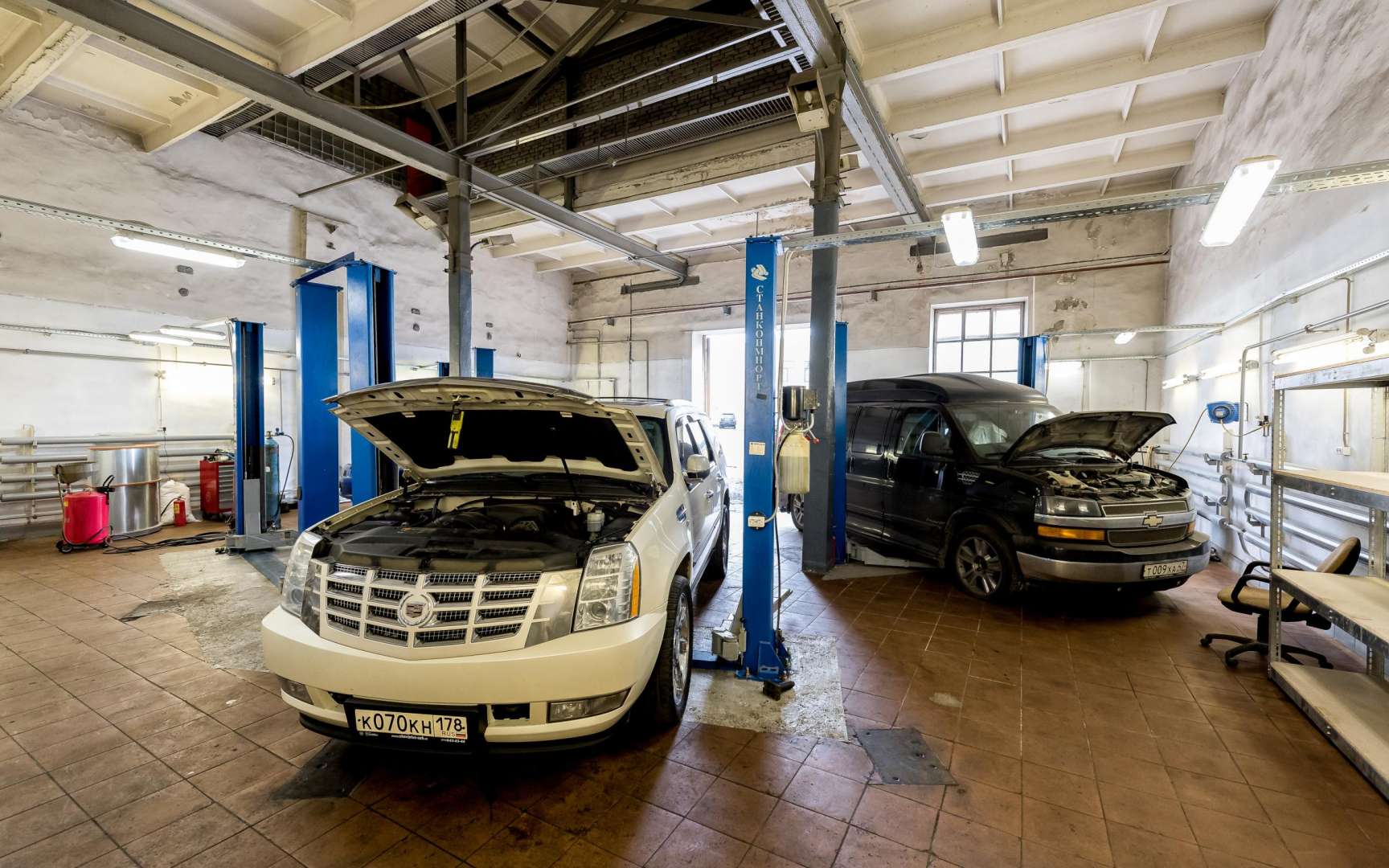 Шеви спб. Шеви плюс СПБ. Шеви плюс Cadillac — Chevrolet — Hummer — GMC техцентры. Шеви плюс Московский район. Автомастерская с улицы СПБ.