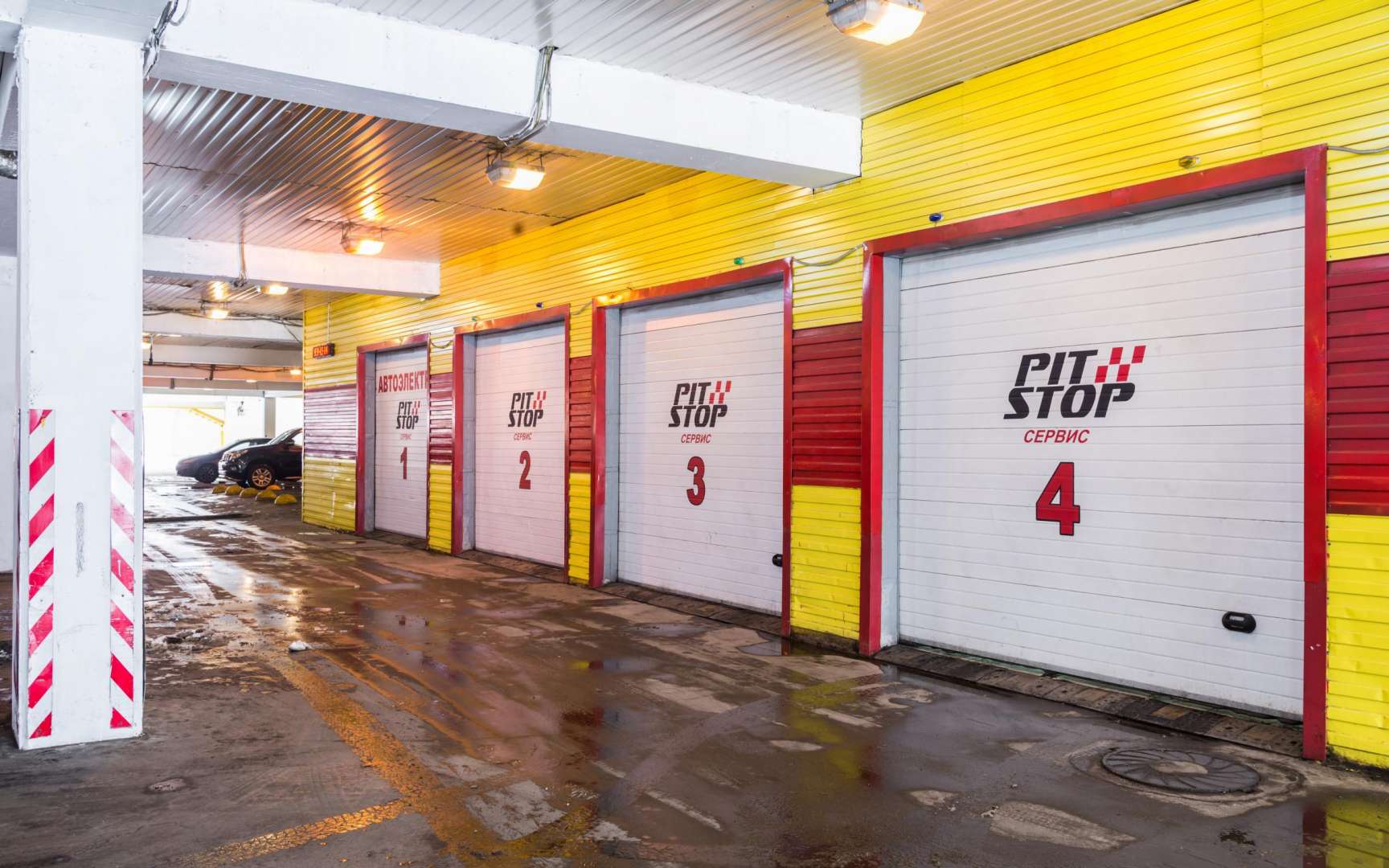 Pitstop шереметьевская ул 15. Pitstop Санкт-Петербург шиномонтаж. Пит стоп Великий Новгород автосервис. Вывеска автосервиса пипстоп. Бренд зона ПИТСТОП.